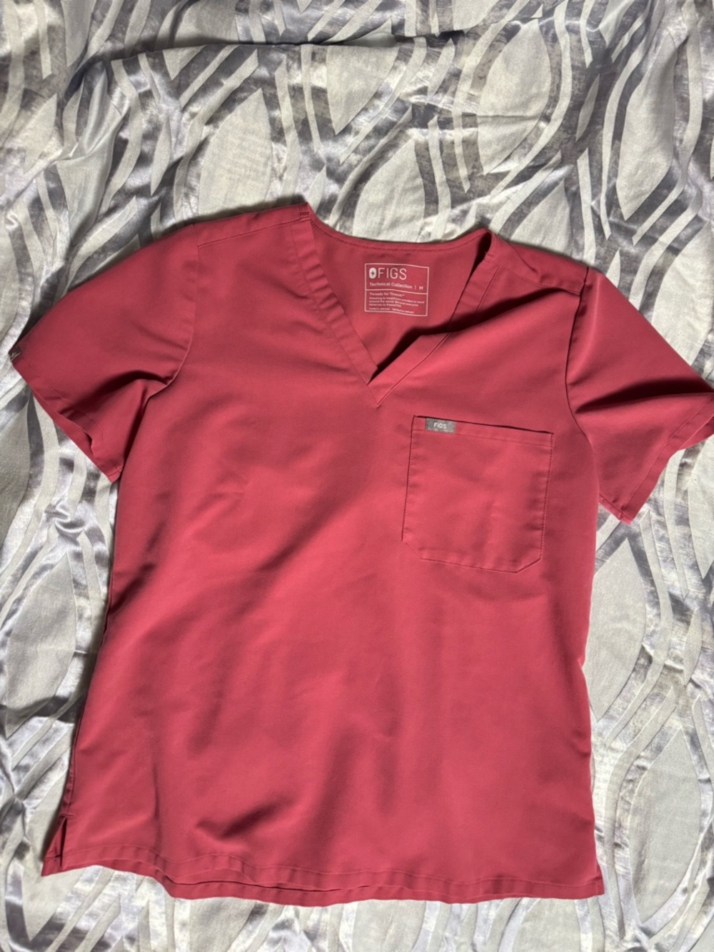FIGS “peace out breast cancer” Catarina tuck in top in quartz pink